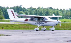 Самолет Jabiru J450 на полосе